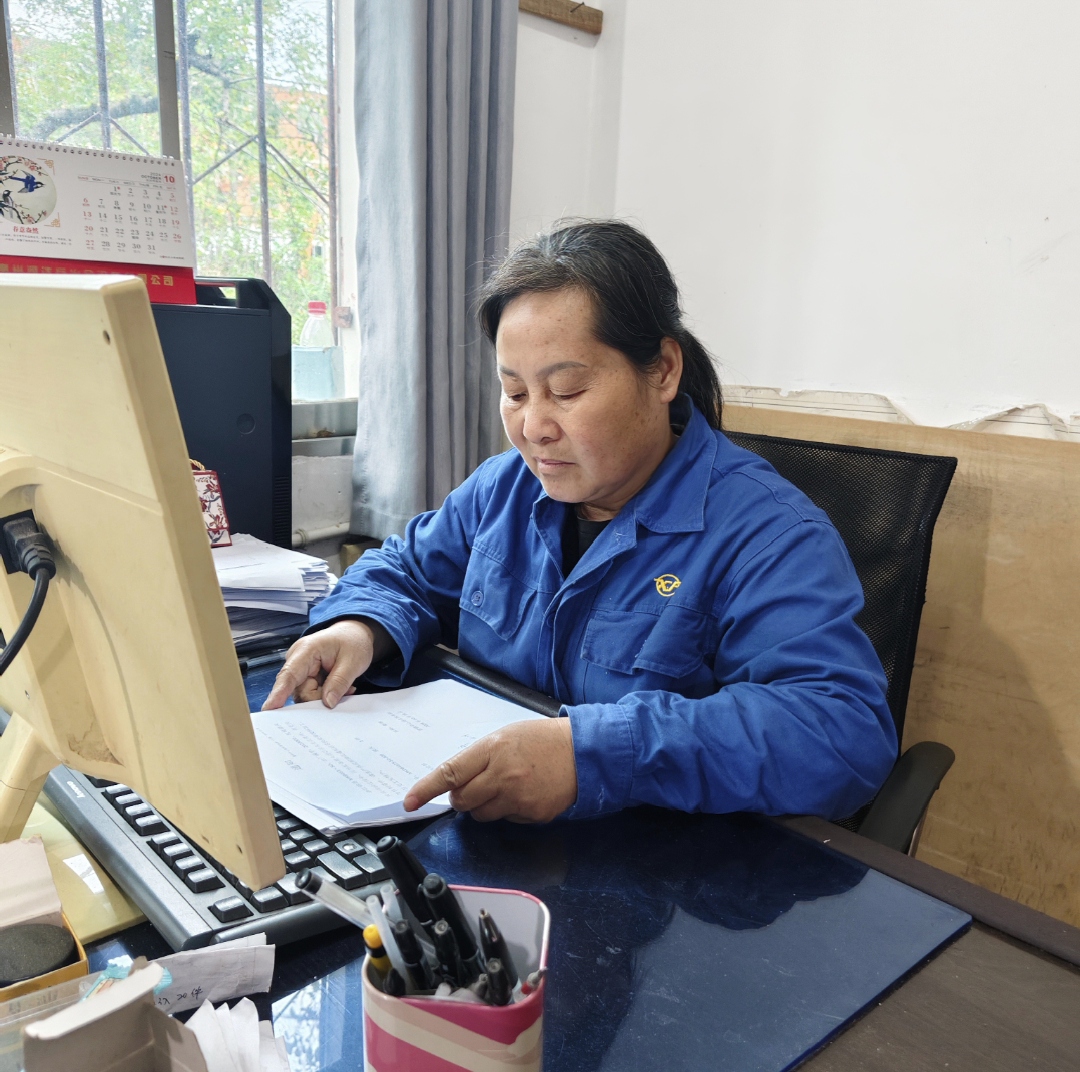 【身边模范】吴世琴：驻足岗位作孝顺 实干继续展作为_抖圈